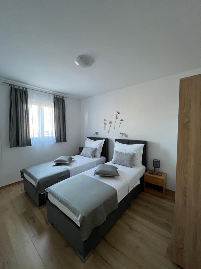 Apartments Magdalena Stobrec Bagian luar foto