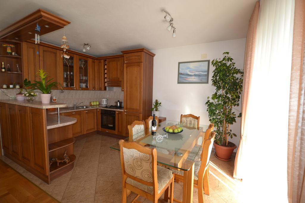 Apartments Magdalena Stobrec Bagian luar foto