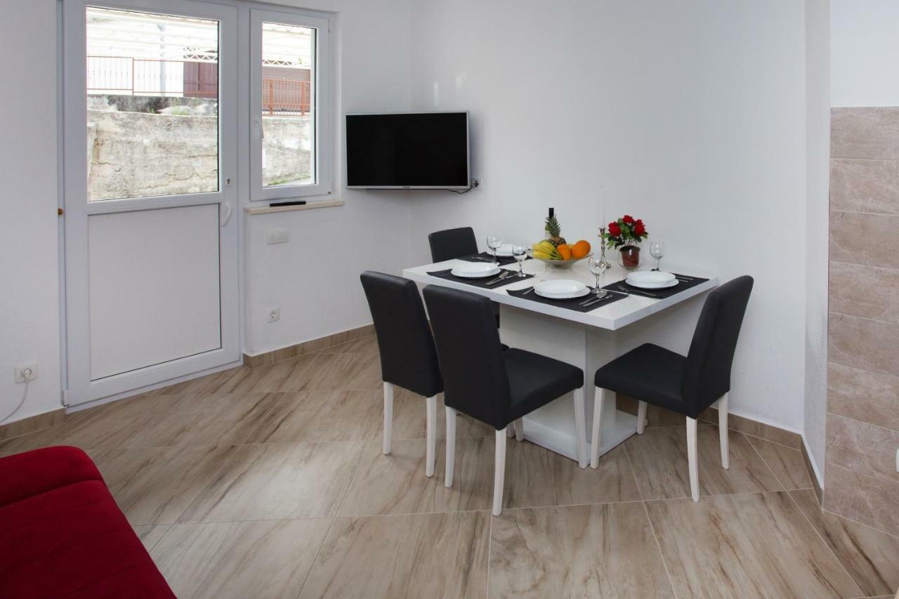 Apartments Magdalena Stobrec Bagian luar foto