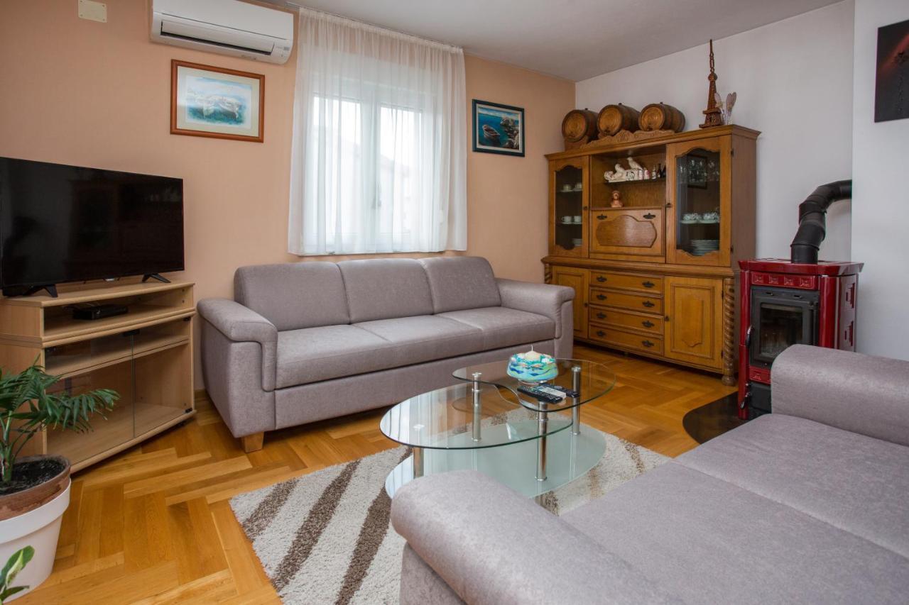 Apartments Magdalena Stobrec Bagian luar foto